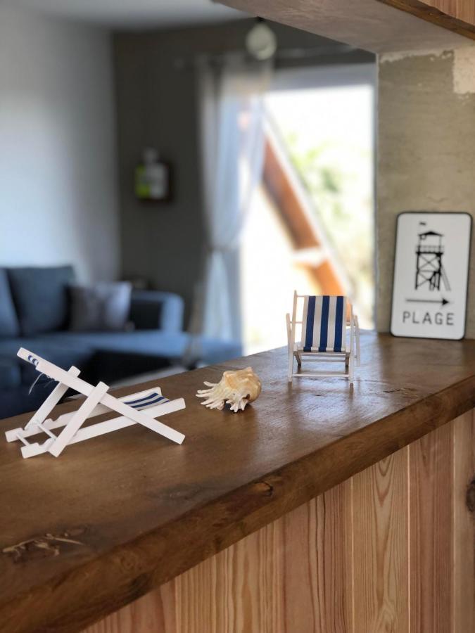 La Maison Penchee, Avec Jardin A 50m De La Holiday home Asnelles